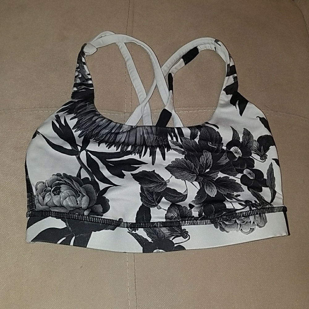 Lululemon sports bra
